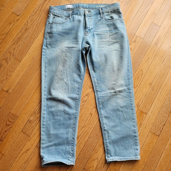 Gap 1969 Sexy Boyfriend Jeans 31r Light wash Distressed - Picture 3 of 16